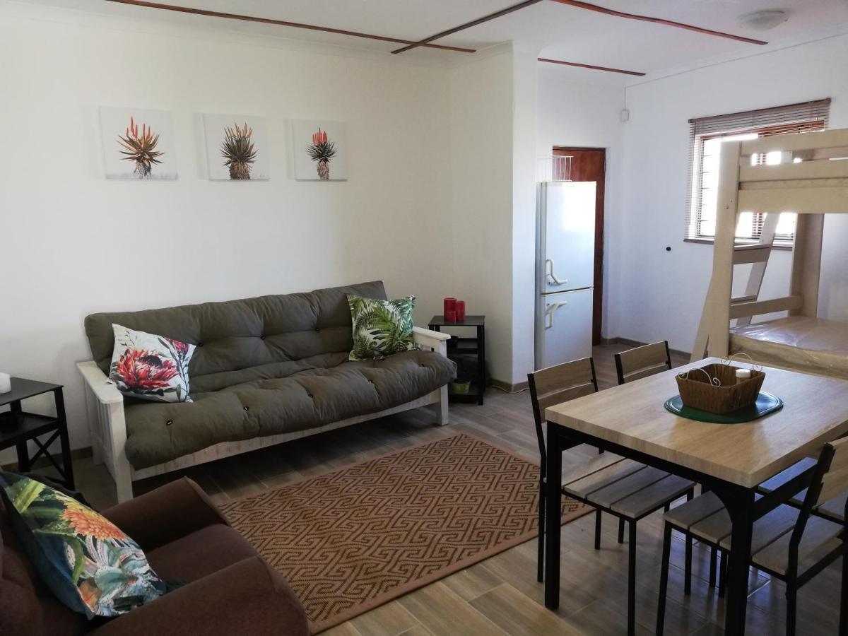 Walvis Bay Backpackers & Self-Catering Apartment Luaran gambar